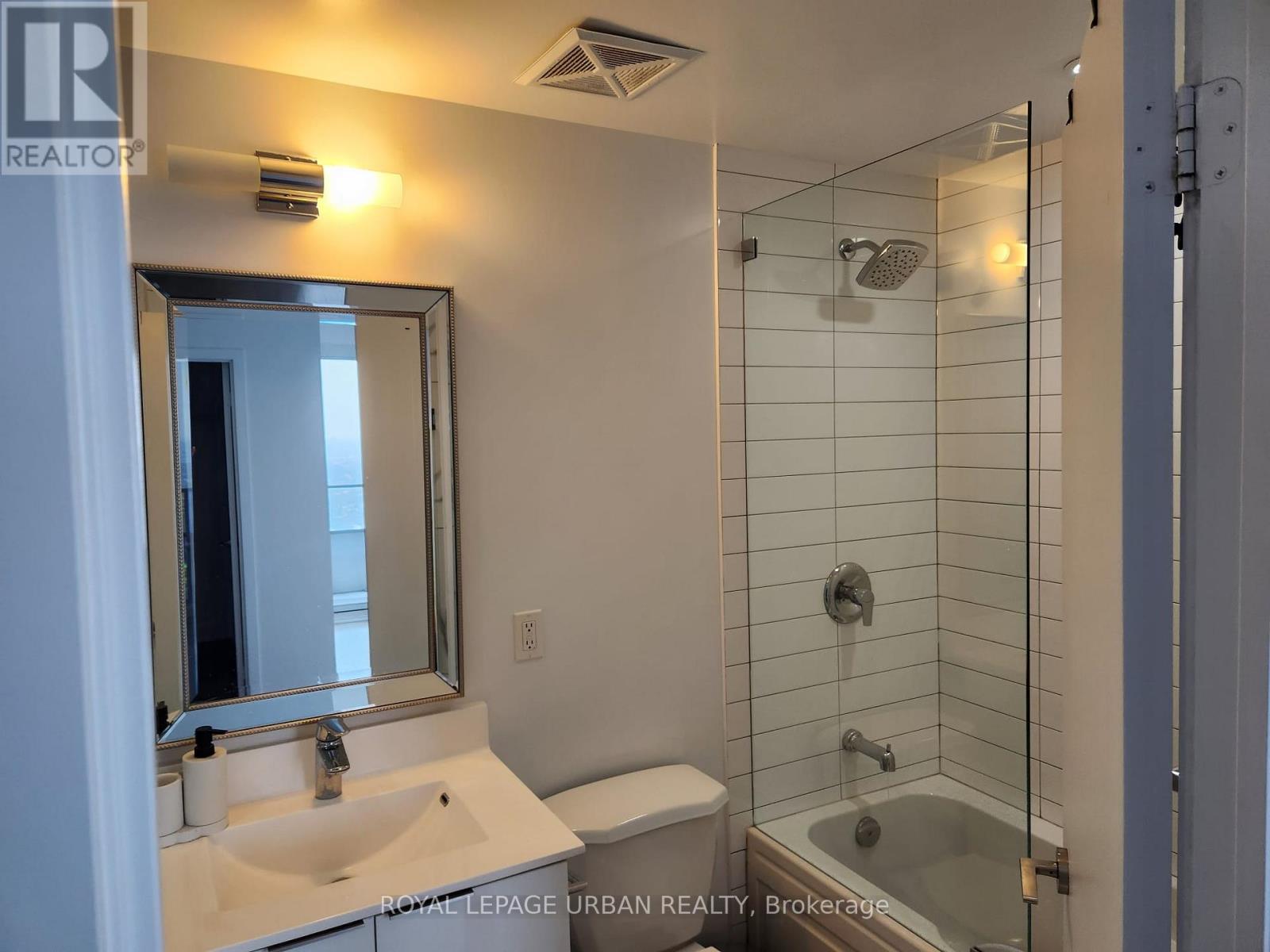 Uph2 - 30 Shore Breeze Drive, Toronto, Ontario  M8V 0J1 - Photo 8 - W12975174