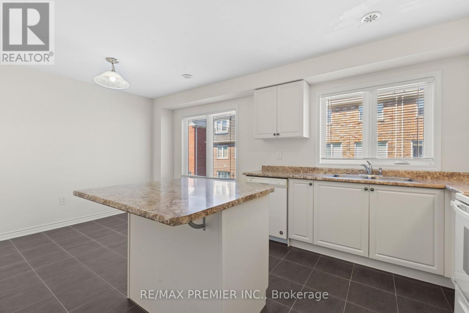 57 Baycliffe Crescent, Brampton, Ontario  L7A 3Z3 - Photo 14 - W12975194