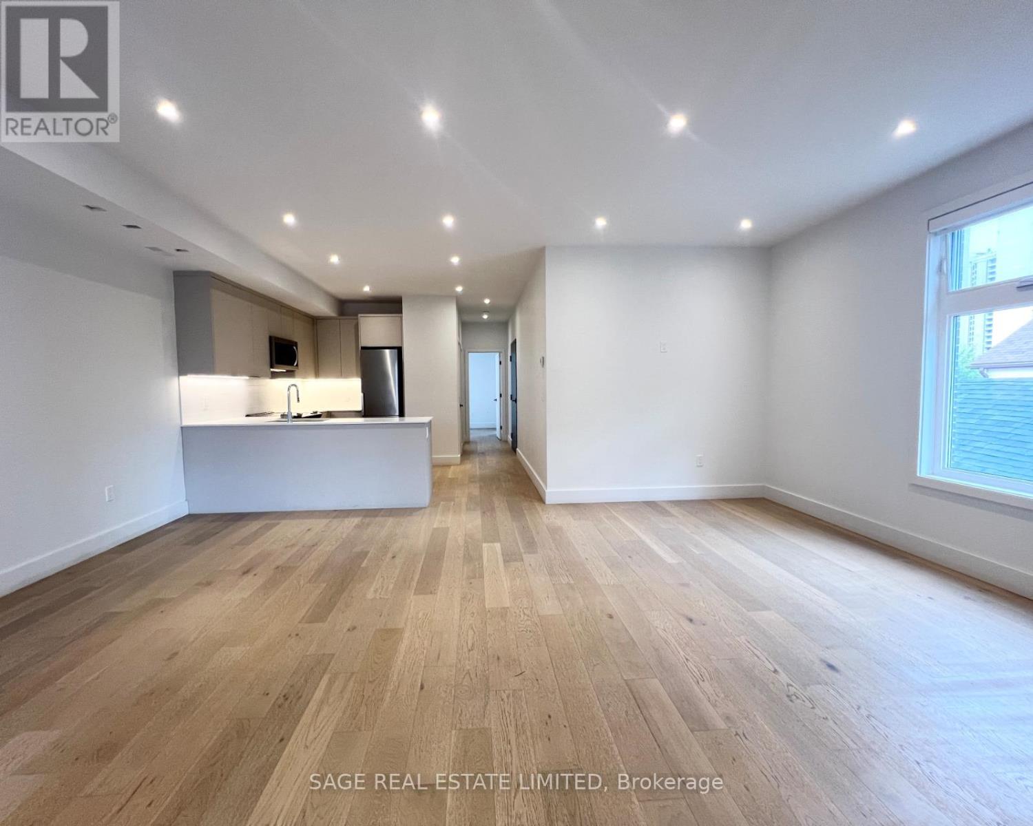 2 - 909 Castlefield Avenue, Toronto, Ontario  M6B 1C9 - Photo 2 - W12975198