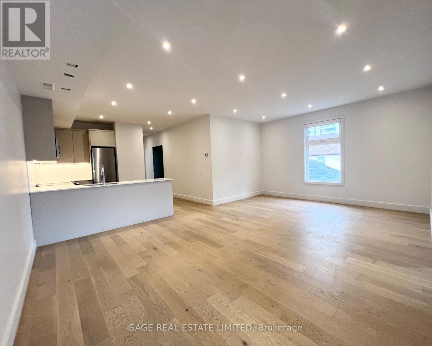 2 - 909 Castlefield Avenue, Toronto, Ontario  M6B 1C9 - Photo 3 - W12975198