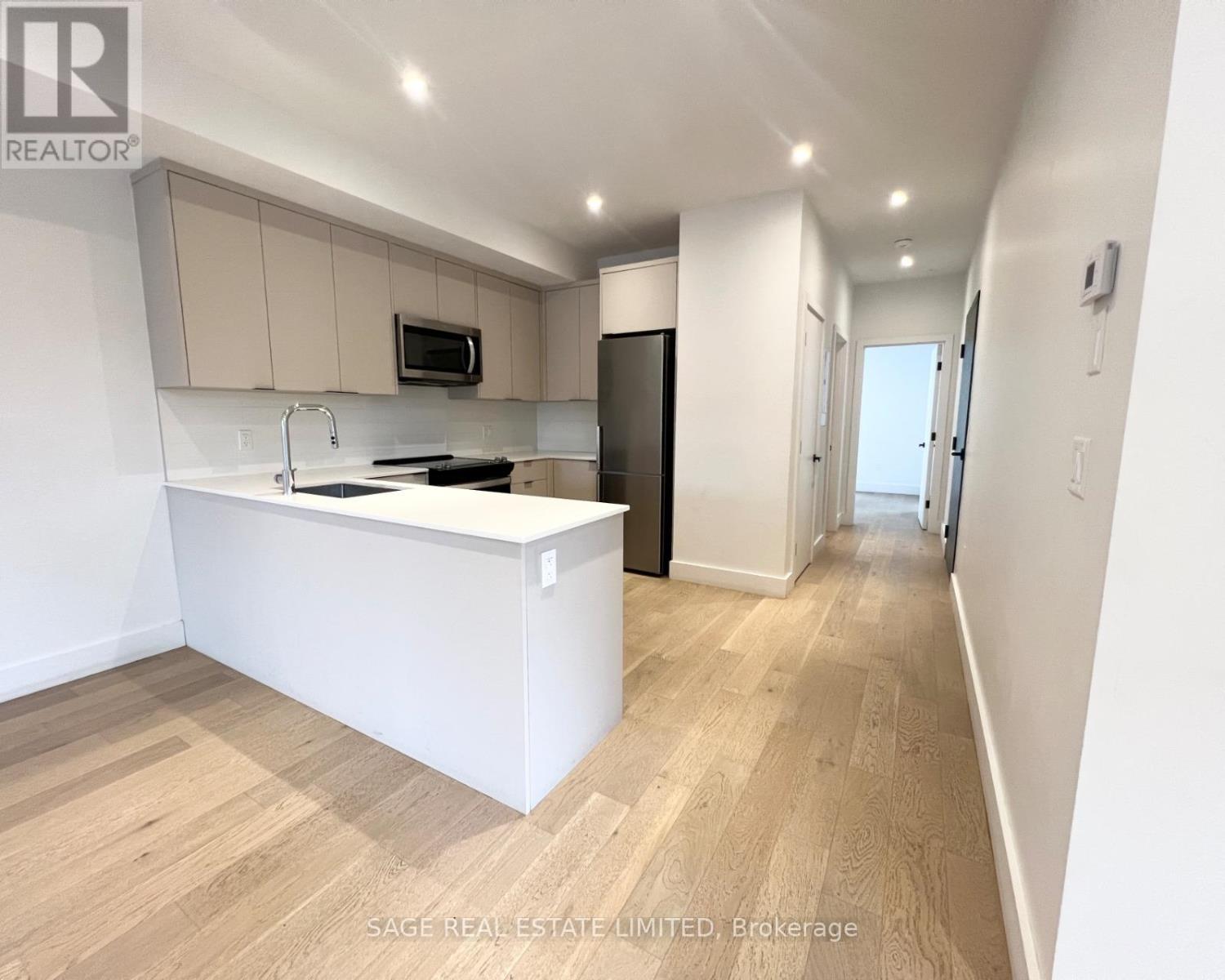 2 - 909 Castlefield Avenue, Toronto, Ontario  M6B 1C9 - Photo 6 - W12975198