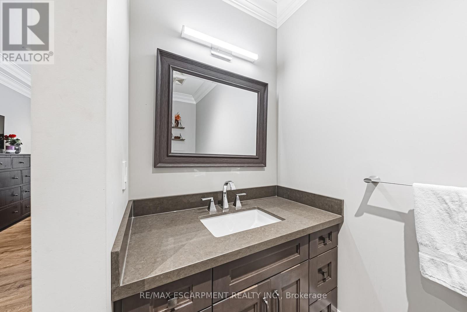 597 Old York Road, Burlington, Ontario  L7P 4Y6 - Photo 35 - W12975250