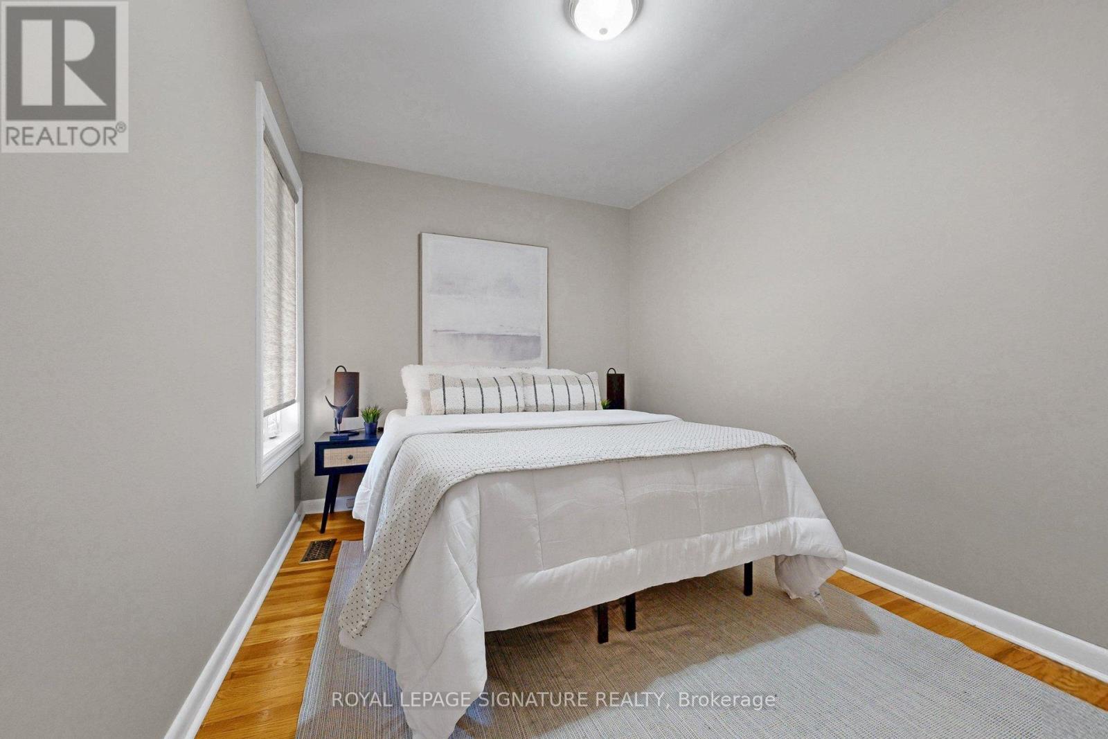 16 Renault Crescent, Toronto, Ontario  M9P 1J1 - Photo 19 - W12975252