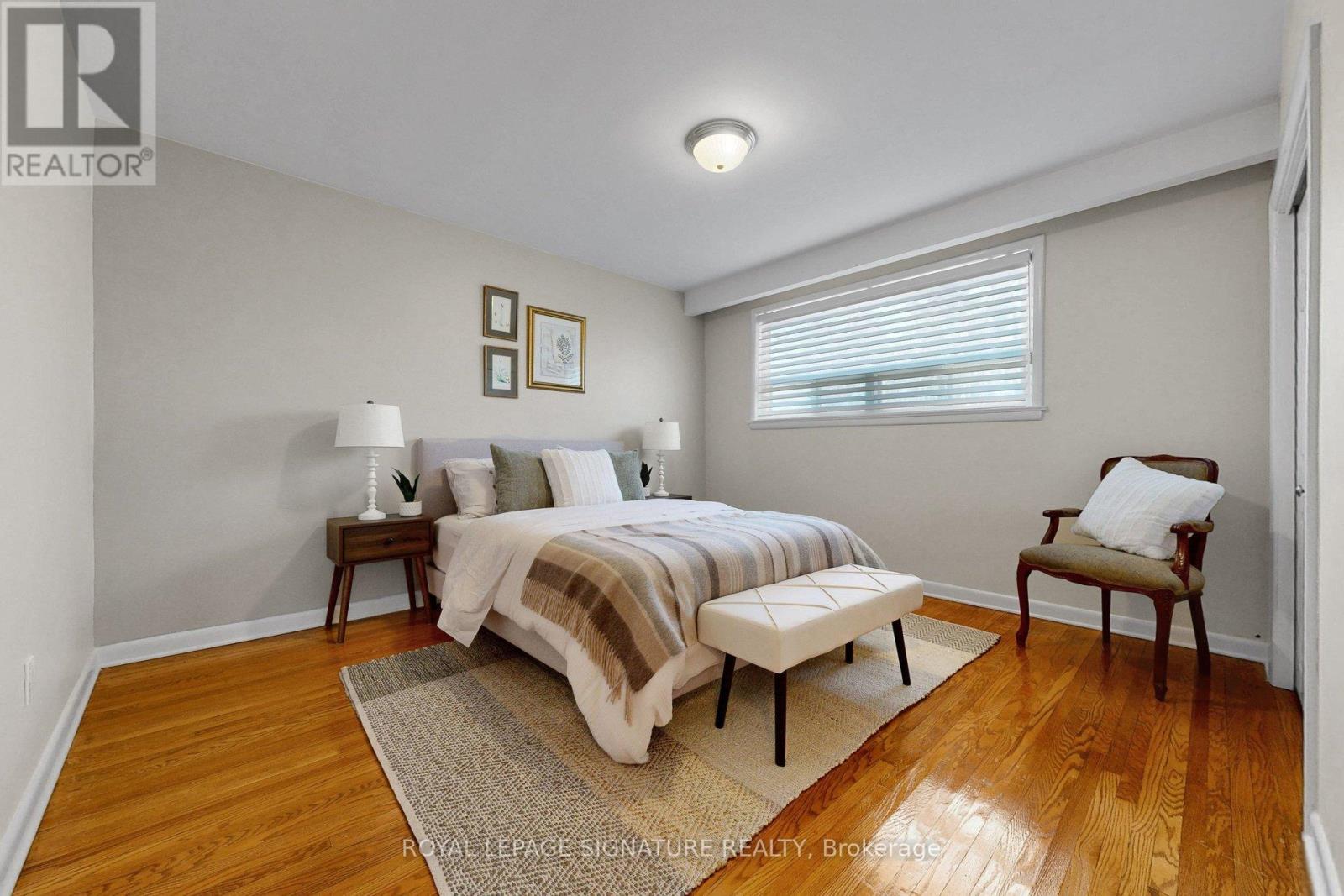 16 Renault Crescent, Toronto, Ontario  M9P 1J1 - Photo 24 - W12975252