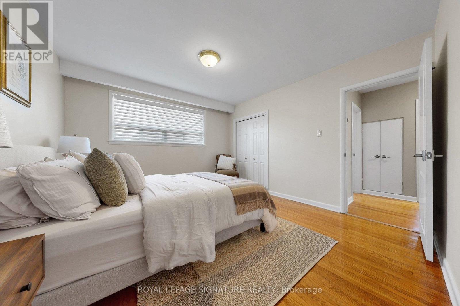 16 Renault Crescent, Toronto, Ontario  M9P 1J1 - Photo 25 - W12975252