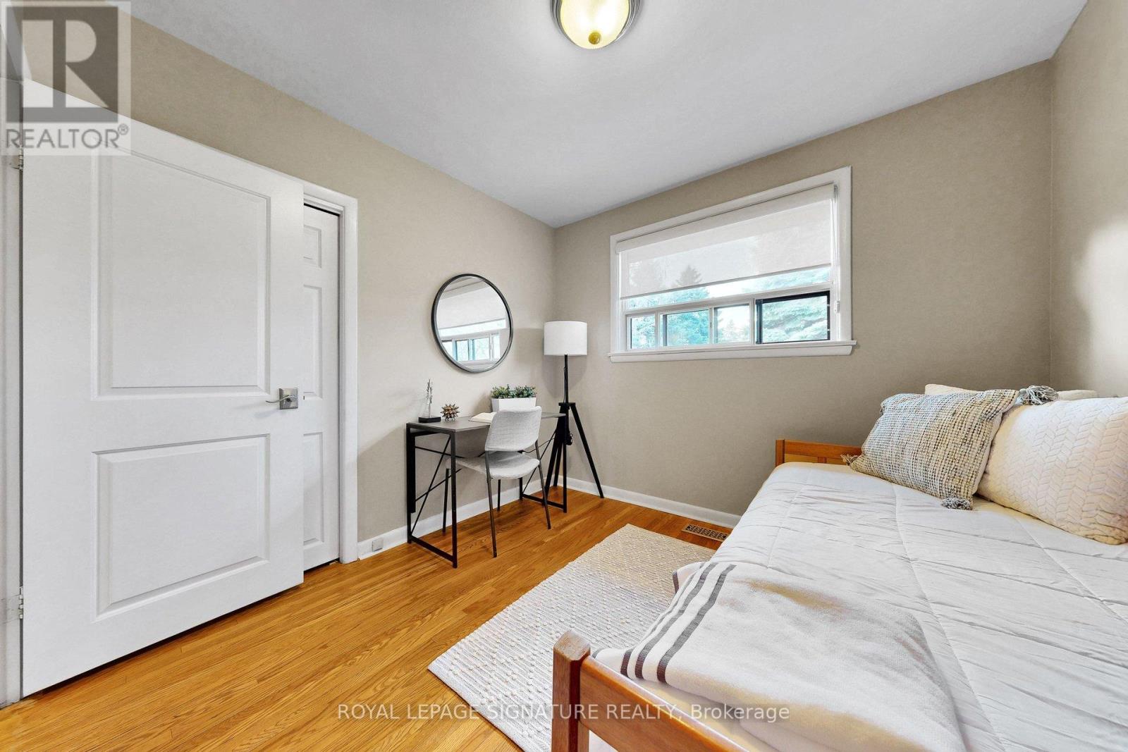 16 Renault Crescent, Toronto, Ontario  M9P 1J1 - Photo 27 - W12975252