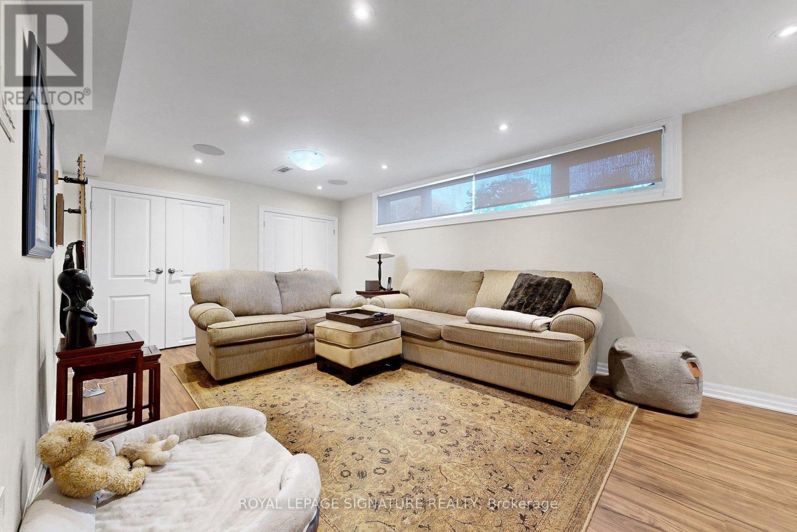 16 Renault Crescent, Toronto, Ontario  M9P 1J1 - Photo 32 - W12975252