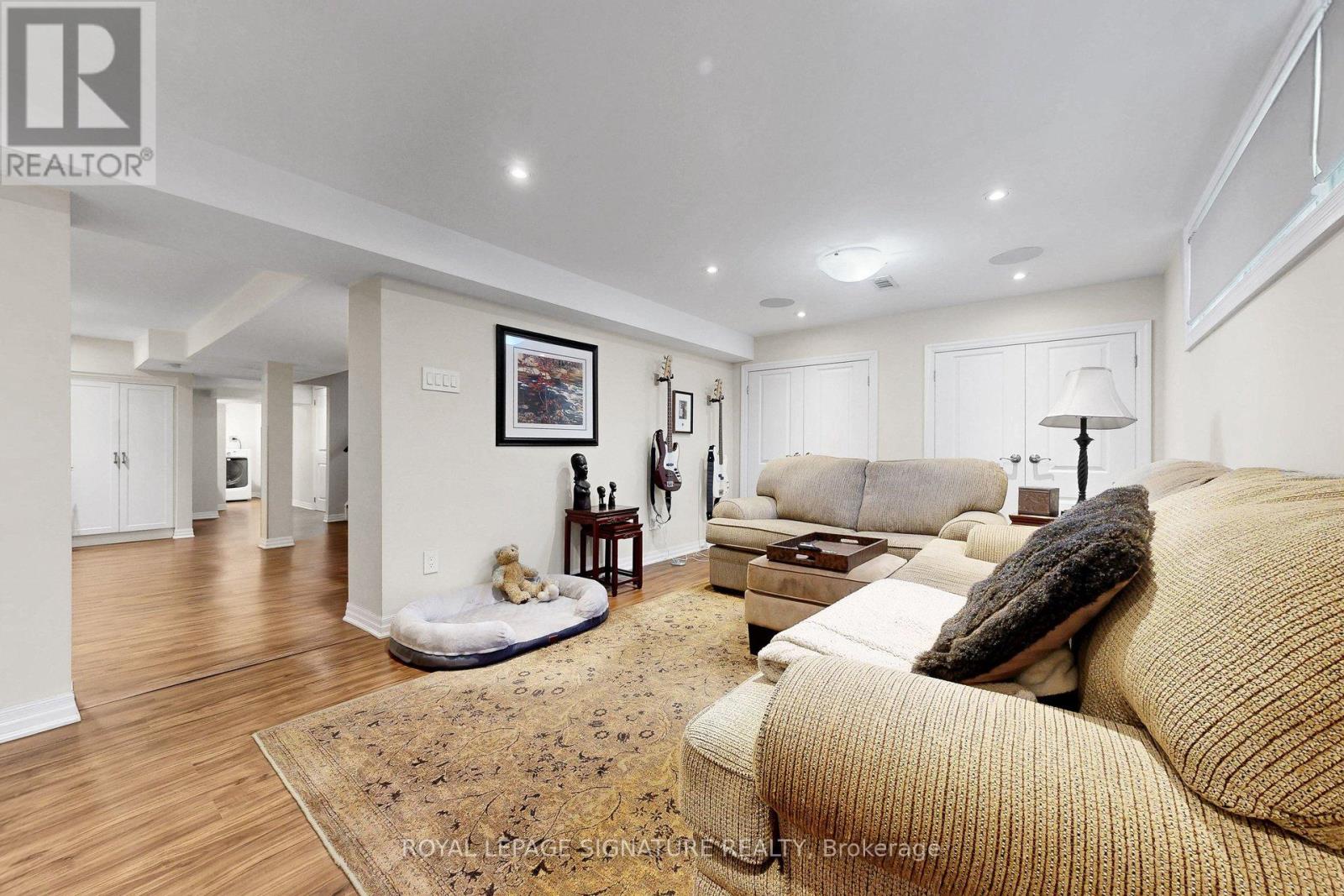 16 Renault Crescent, Toronto, Ontario  M9P 1J1 - Photo 33 - W12975252