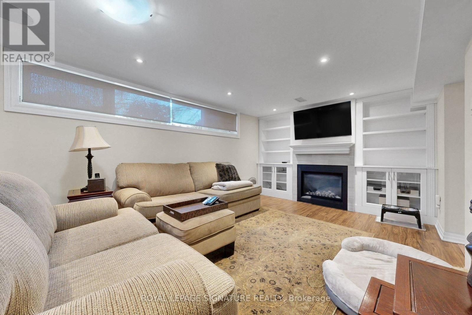 16 Renault Crescent, Toronto, Ontario  M9P 1J1 - Photo 35 - W12975252