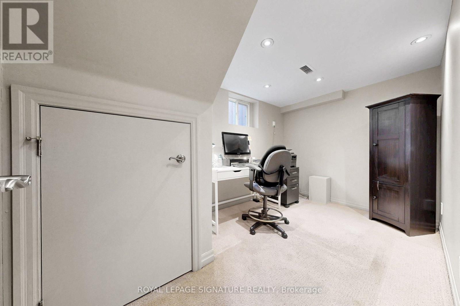 16 Renault Crescent, Toronto, Ontario  M9P 1J1 - Photo 36 - W12975252