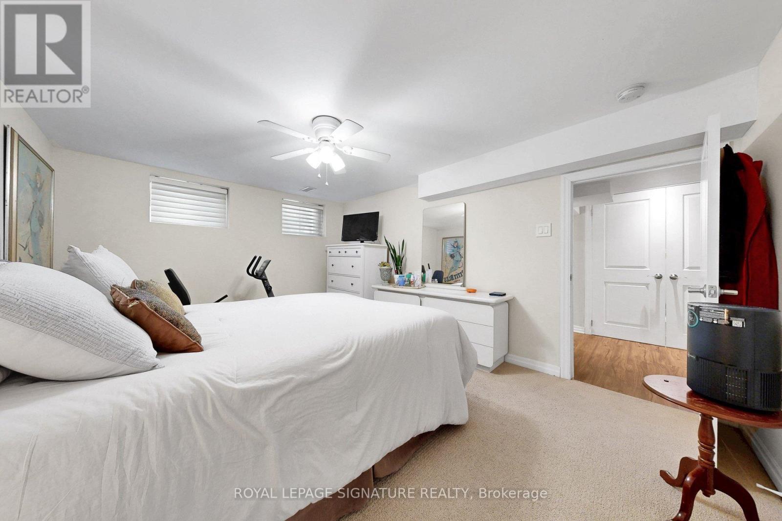 16 Renault Crescent, Toronto, Ontario  M9P 1J1 - Photo 39 - W12975252