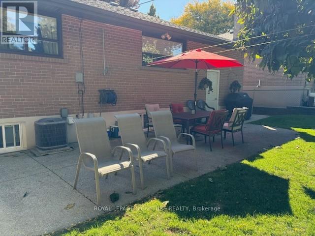 16 Renault Crescent, Toronto, Ontario  M9P 1J1 - Photo 46 - W12975252