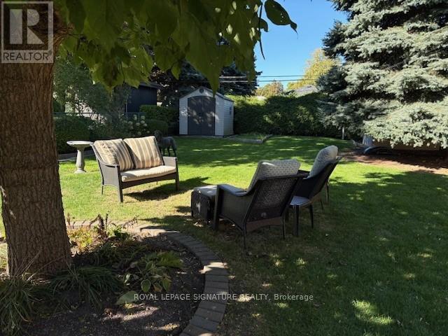 16 Renault Crescent, Toronto, Ontario  M9P 1J1 - Photo 47 - W12975252