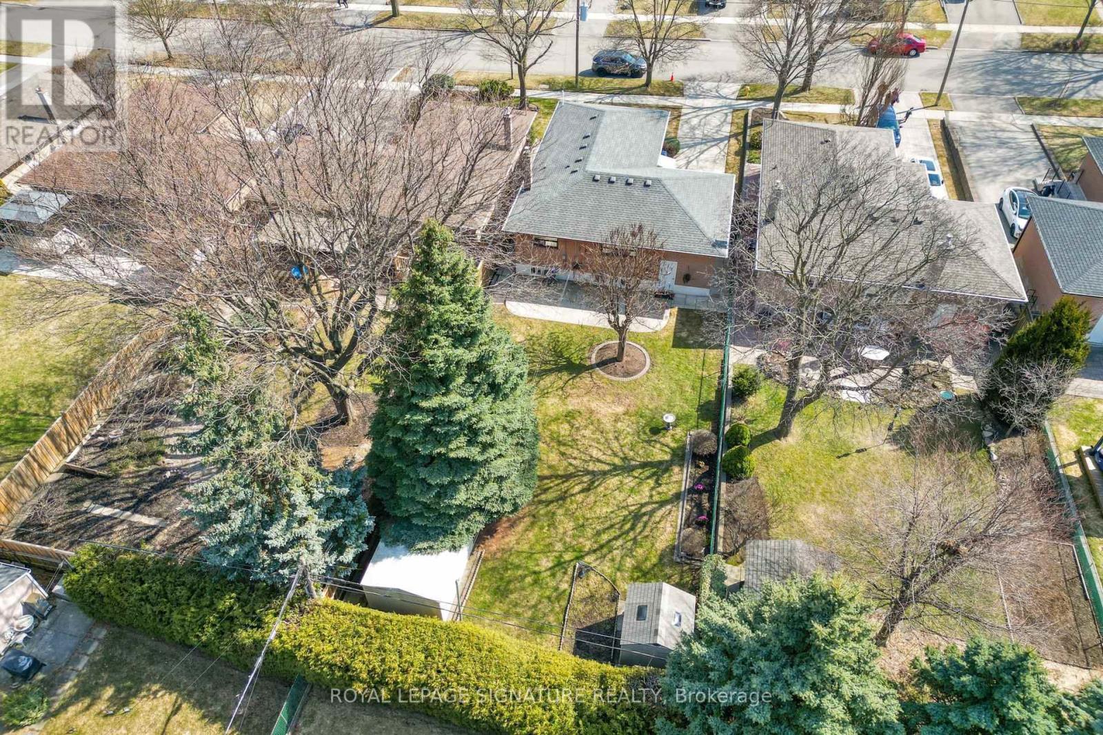 16 Renault Crescent, Toronto, Ontario  M9P 1J1 - Photo 50 - W12975252