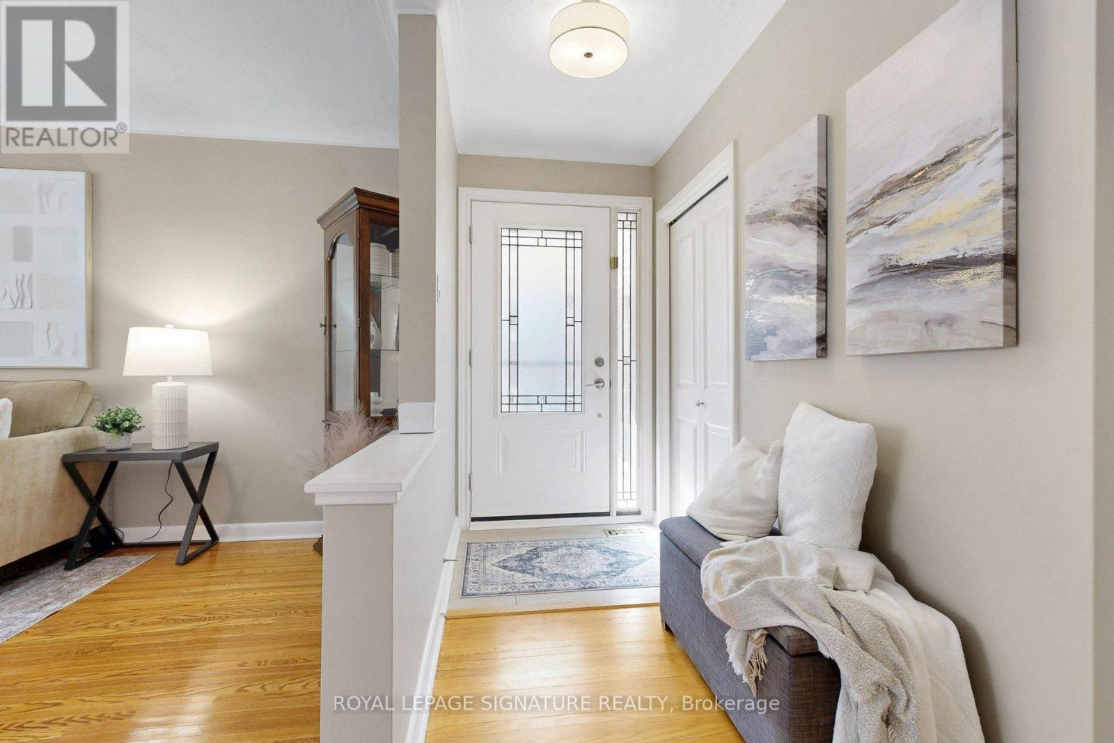 16 Renault Crescent, Toronto, Ontario  M9P 1J1 - Photo 6 - W12975252