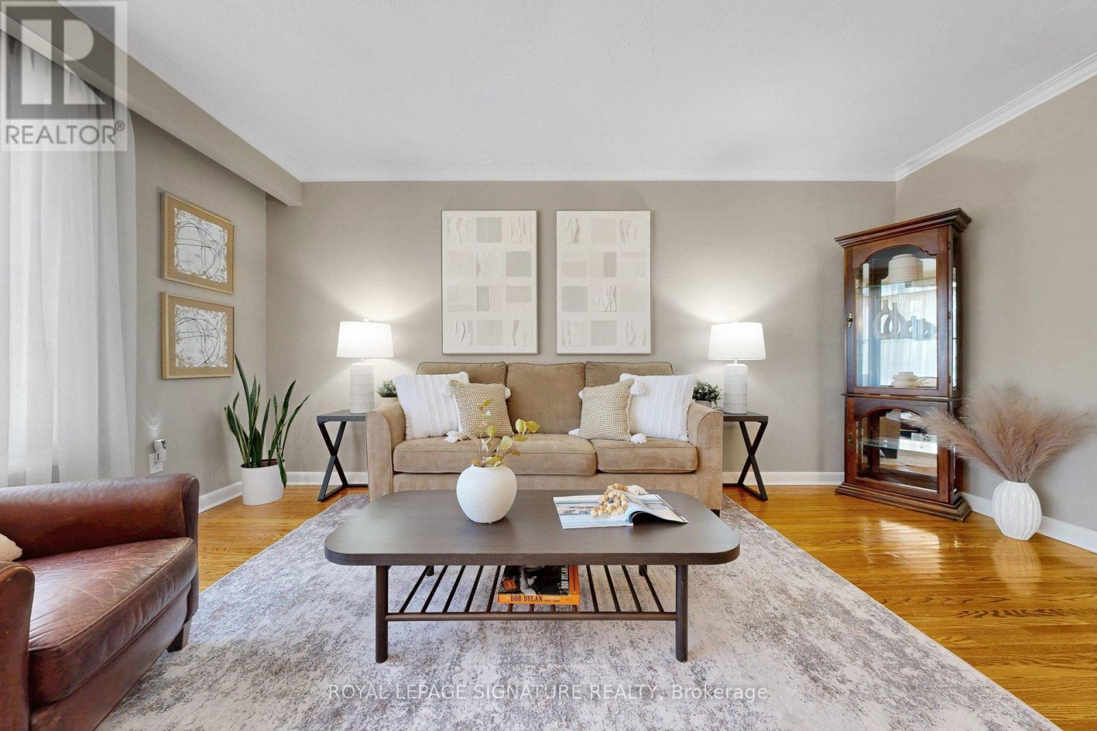 16 Renault Crescent, Toronto, Ontario  M9P 1J1 - Photo 8 - W12975252