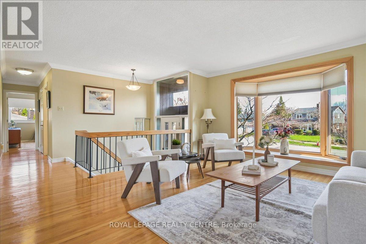 3232 Crosstree Court, Mississauga, Ontario  L5L 1G7 - Photo 10 - W12975258