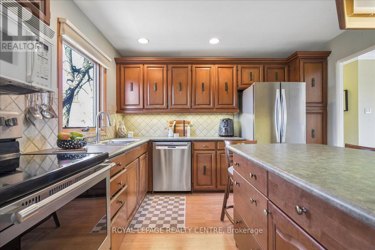 3232 Crosstree Court, Mississauga, Ontario  L5L 1G7 - Photo 19 - W12975258