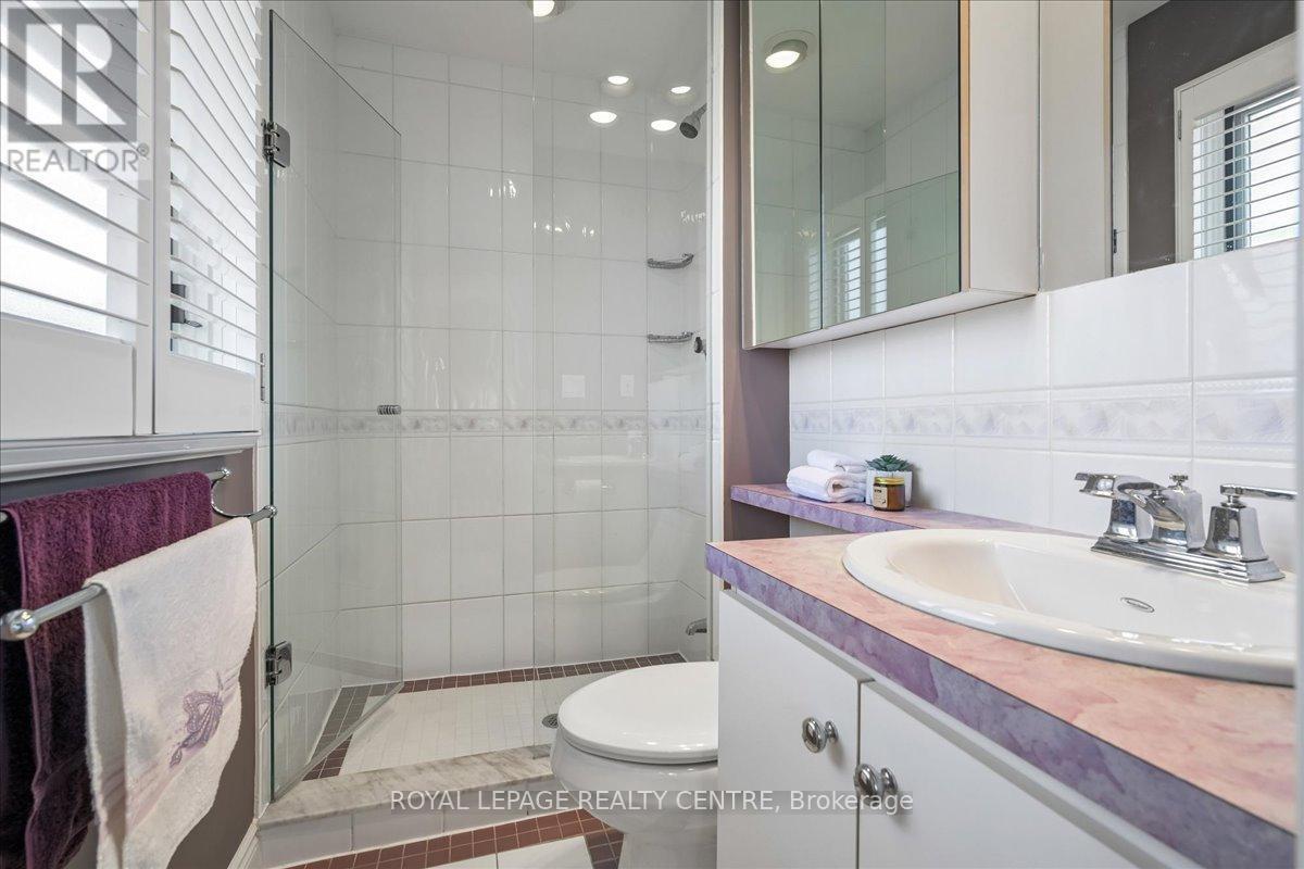 3232 Crosstree Court, Mississauga, Ontario  L5L 1G7 - Photo 26 - W12975258