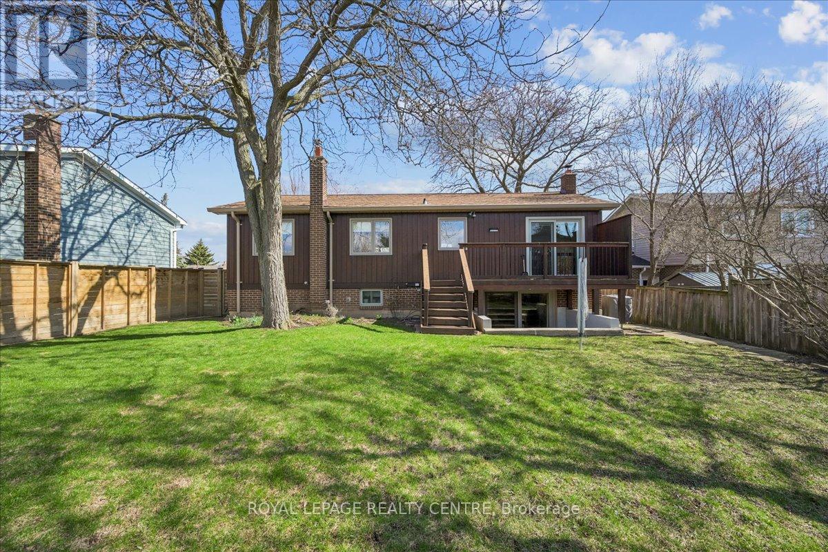 3232 Crosstree Court, Mississauga, Ontario  L5L 1G7 - Photo 43 - W12975258