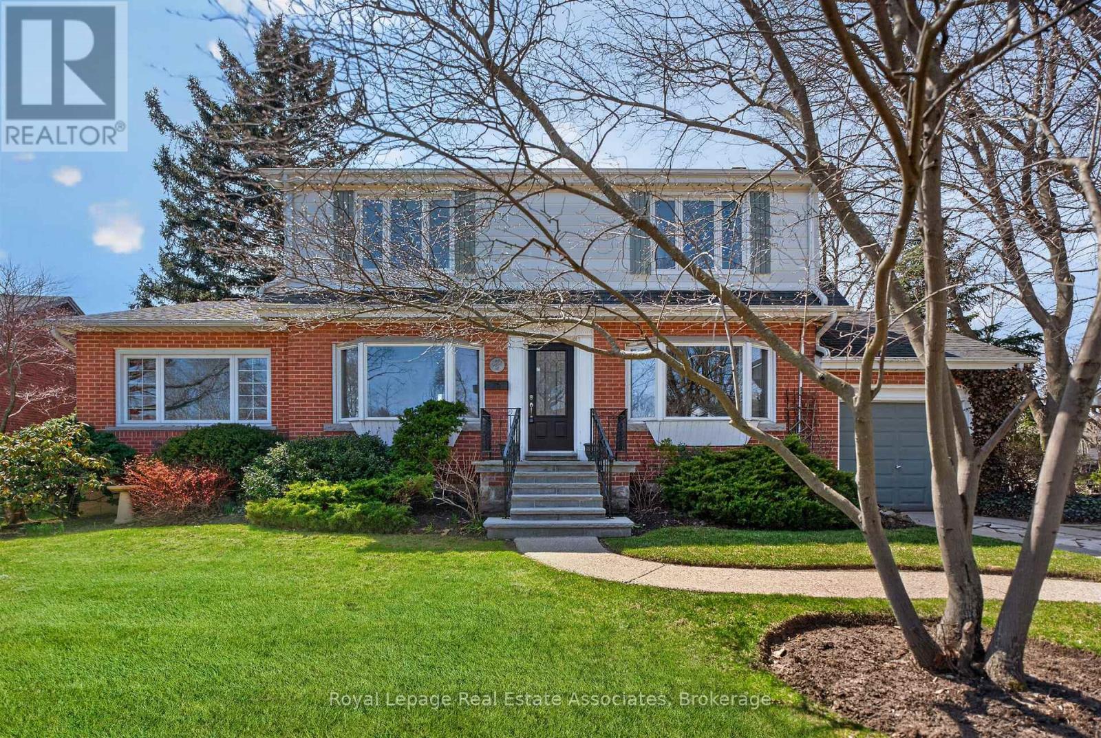 2079 DEYNCOURT DRIVE, Burlington, Ontario
