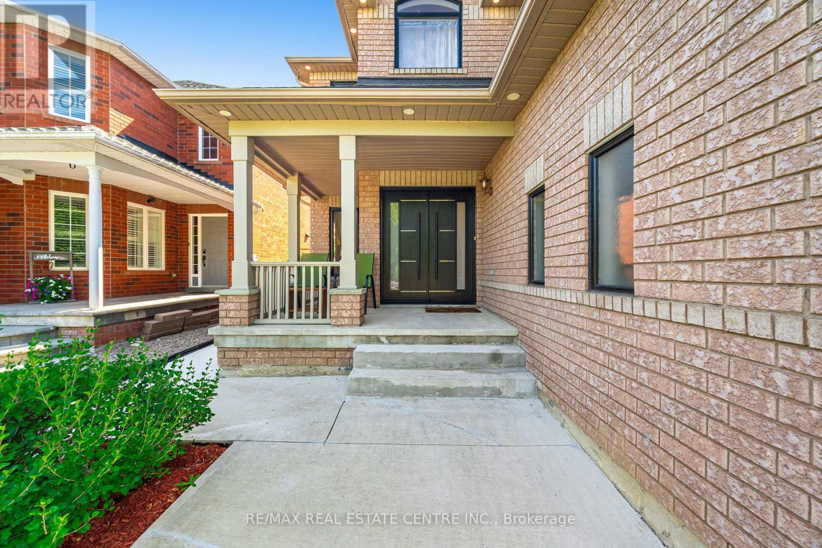 46 Lakefield Road, Brampton, Ontario  L7A 1W6 - Photo 3 - W12975294