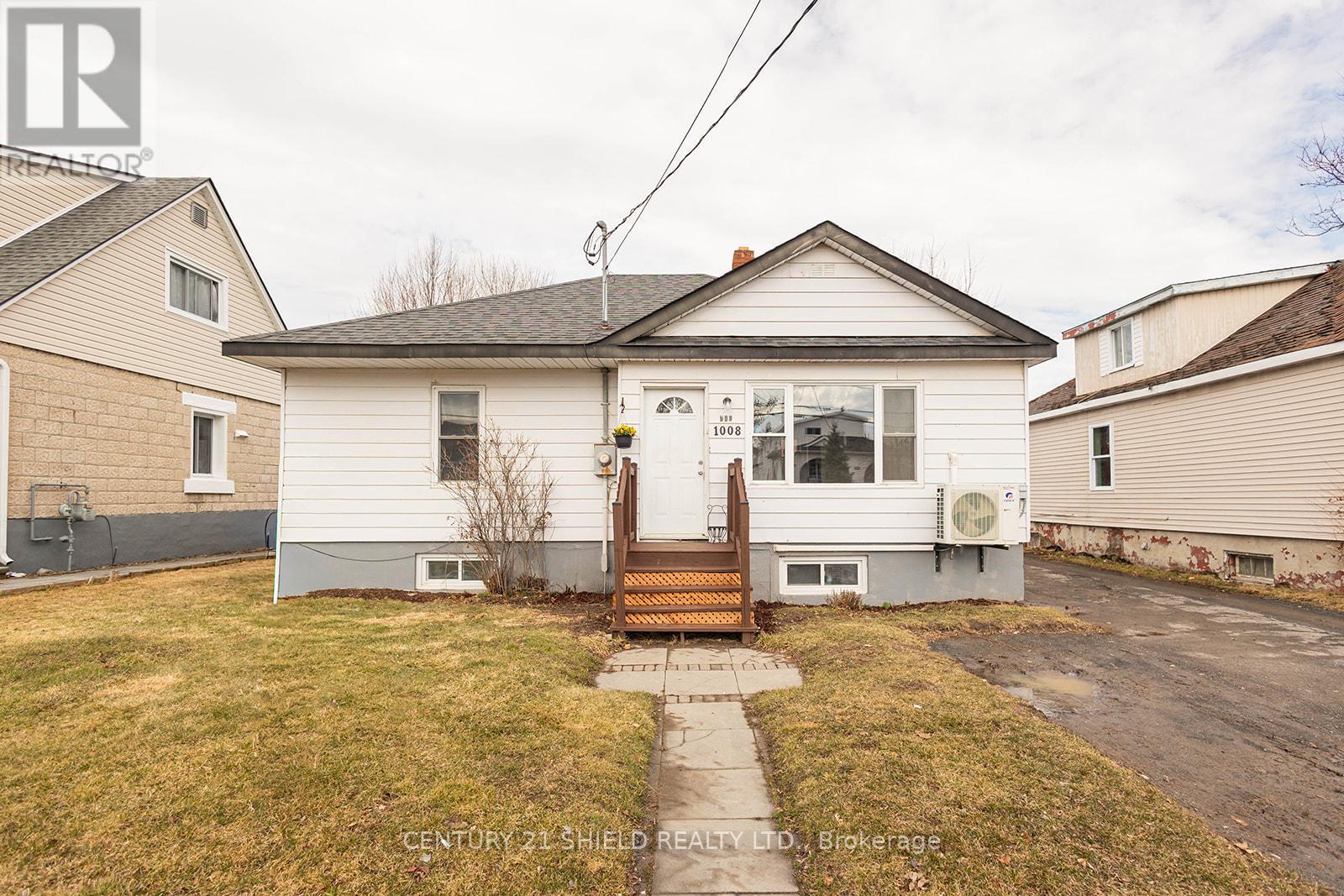 1008 Second Street E, Cornwall, Ontario  K6H 2A9 - Photo 2 - X12975182