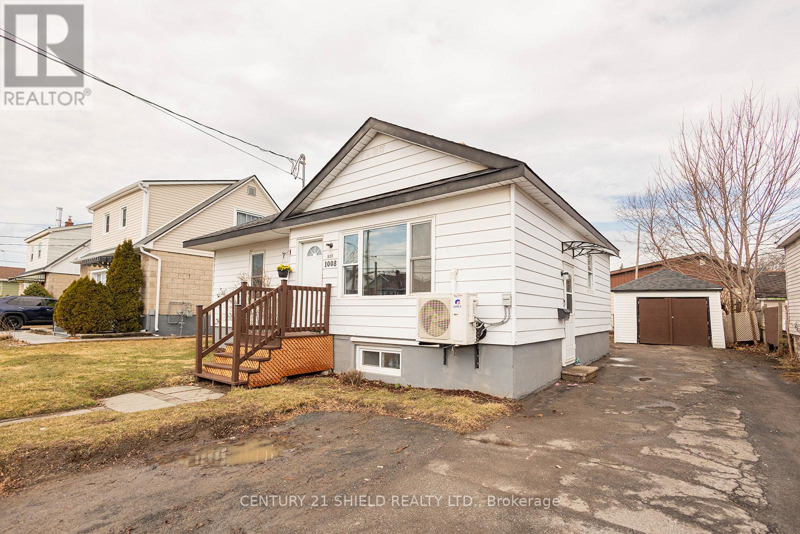 1008 Second Street E, Cornwall, Ontario  K6H 2A9 - Photo 3 - X12975182