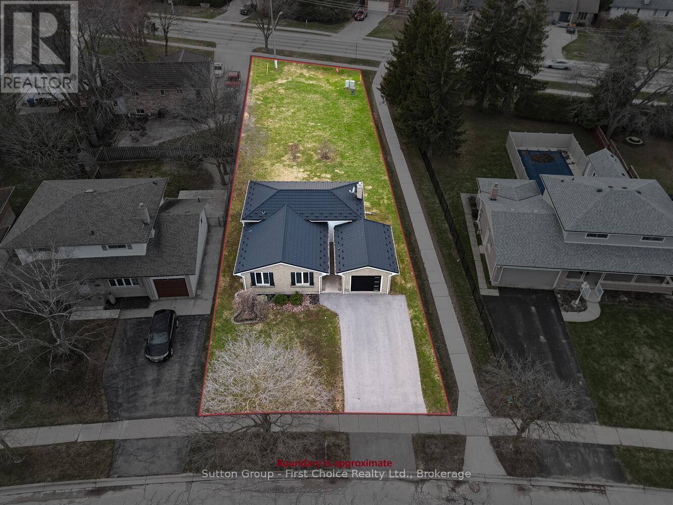 70 Bedford Drive, Stratford, Ontario  N5A 5J5 - Photo 4 - X12672484