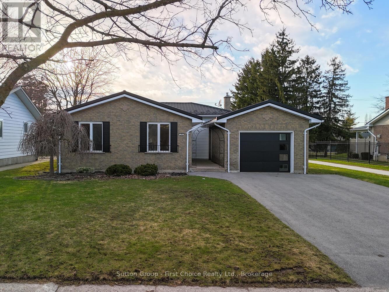 70 BEDFORD DRIVE, Stratford, Ontario