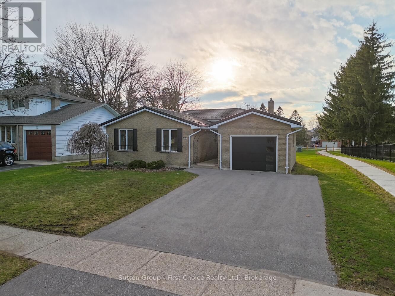 70 Bedford Drive, Stratford, Ontario  N5A 5J5 - Photo 3 - X12672484