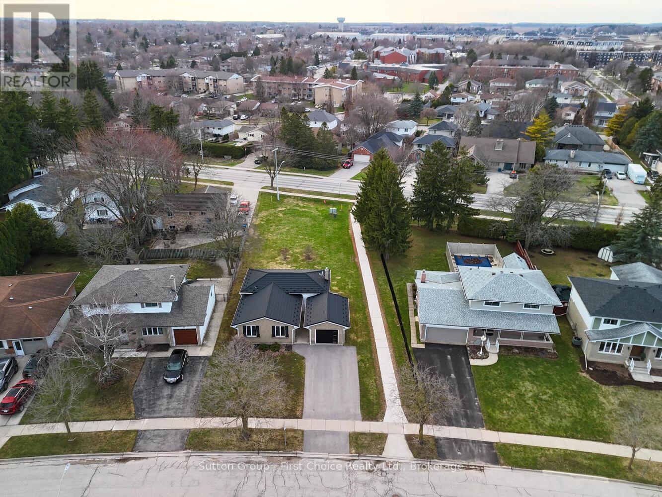 70 Bedford Drive, Stratford, Ontario  N5A 5J5 - Photo 5 - X12672484