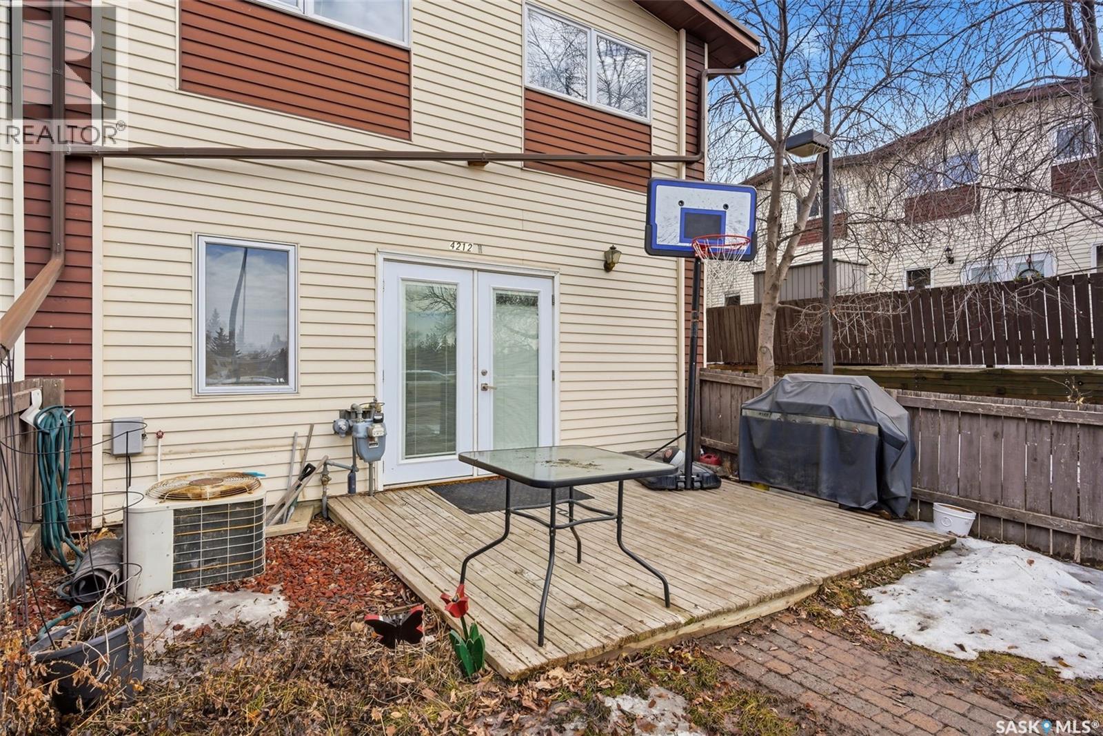 N 4212 Castle Road, Regina, Saskatchewan  S4S 4W1 - Photo 32 - SK032441