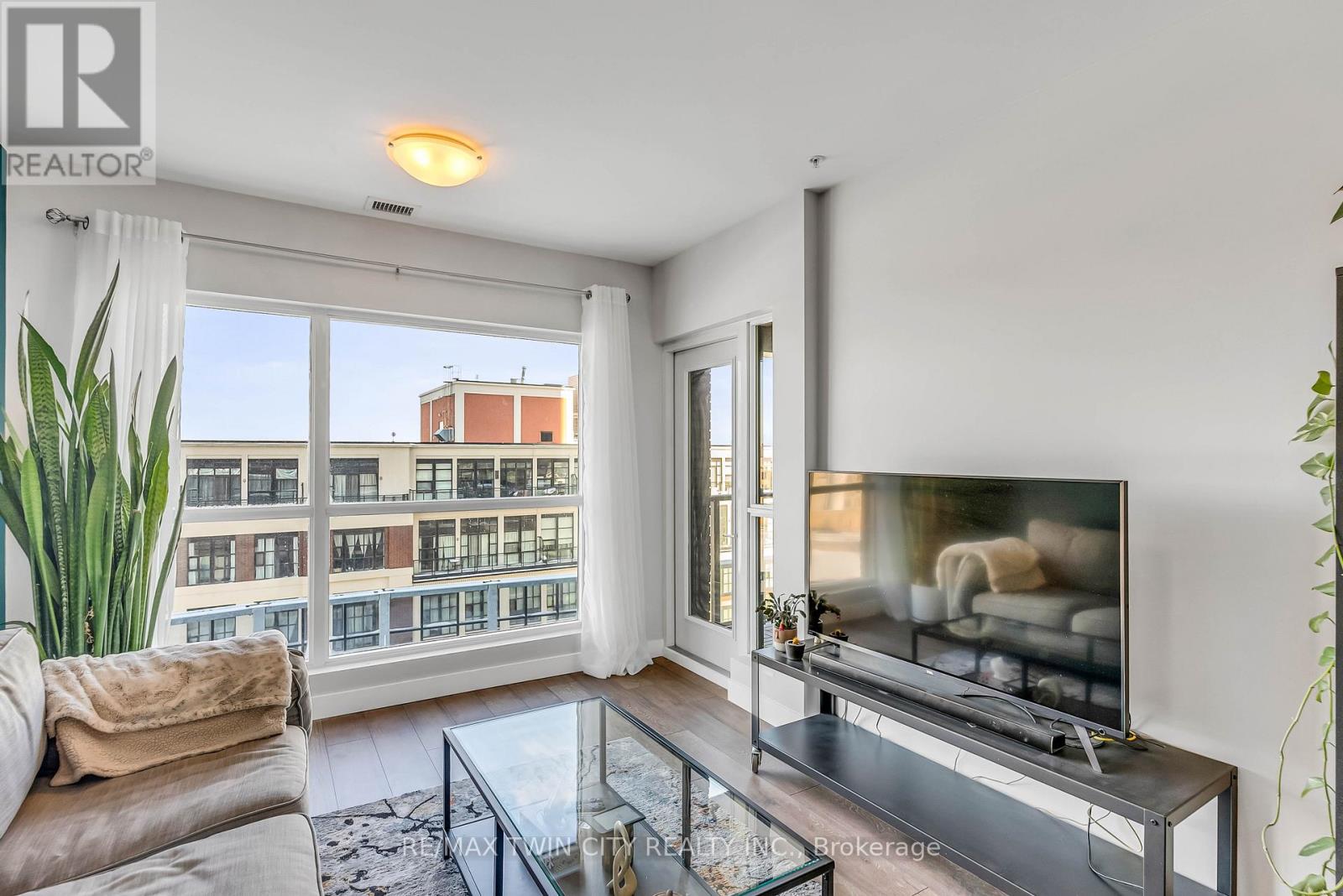 806 - 1 Victoria Street, Kitchener, Ontario  N2G 1G1 - Photo 14 - X12975162