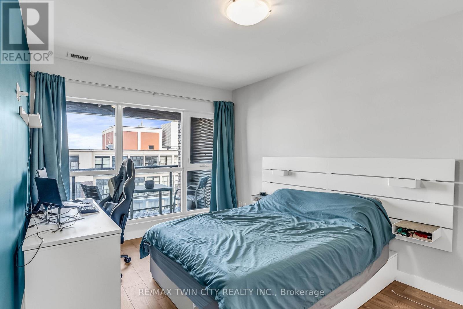 806 - 1 Victoria Street, Kitchener, Ontario  N2G 1G1 - Photo 17 - X12975162