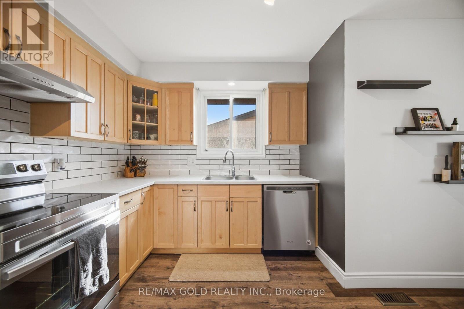 114 Arrowhead Crescent, Kitchener, Ontario  N2P 1B9 - Photo 9 - X12975218