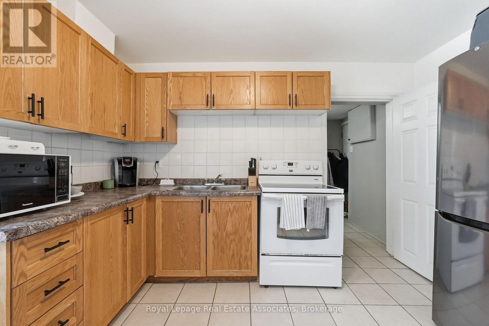 12 Nelson Street, Hamilton, Ontario  L8P 1G3 - Photo 12 - X12975270