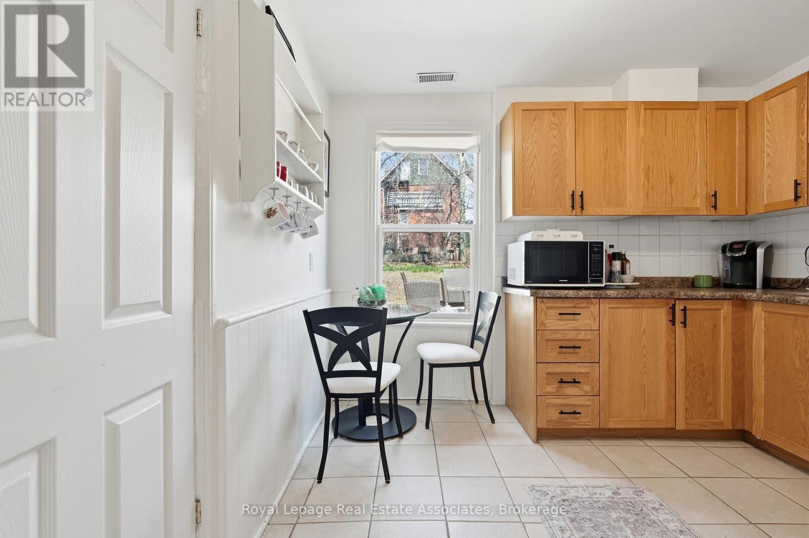 12 Nelson Street, Hamilton, Ontario  L8P 1G3 - Photo 13 - X12975270