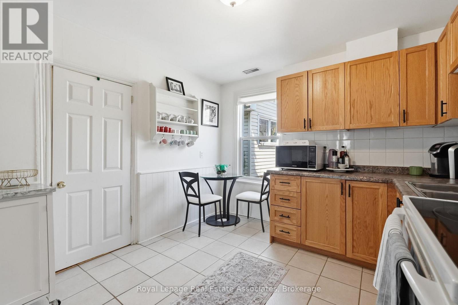 12 Nelson Street, Hamilton, Ontario  L8P 1G3 - Photo 14 - X12975270