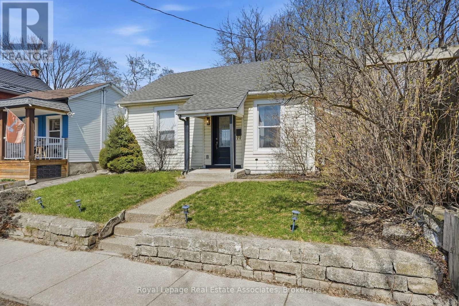 12 Nelson Street, Hamilton, Ontario  L8P 1G3 - Photo 2 - X12975270