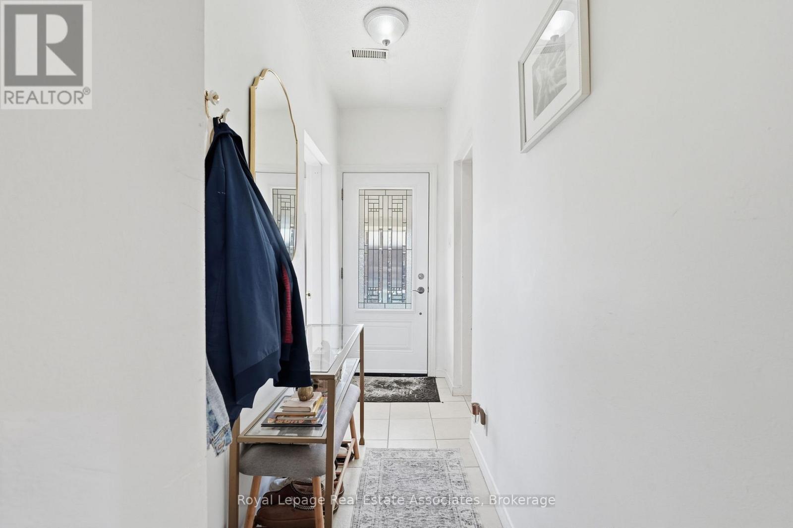 12 Nelson Street, Hamilton, Ontario  L8P 1G3 - Photo 6 - X12975270