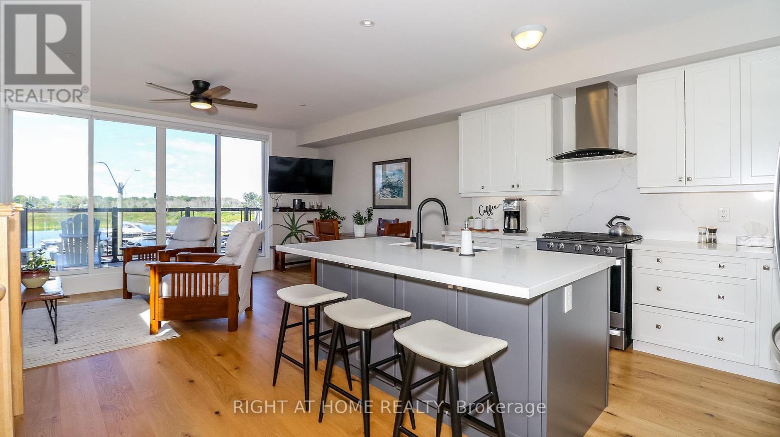 100 Marina Village Drive, Georgian Bay, Ontario  L0K 1S0 - Photo 14 - X12975328