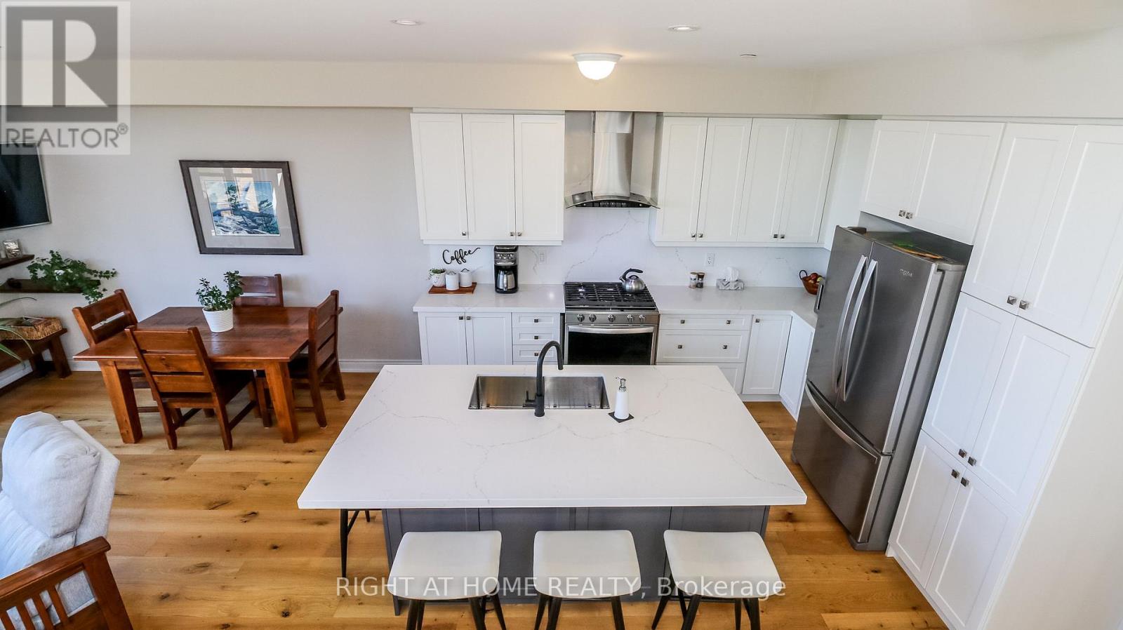 100 Marina Village Drive, Georgian Bay, Ontario  L0K 1S0 - Photo 33 - X12975328