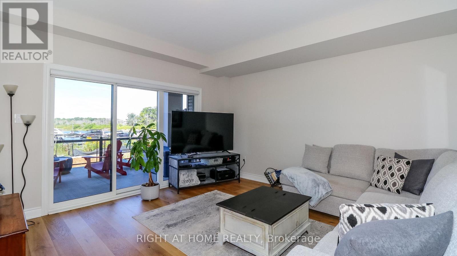 100 Marina Village Drive, Georgian Bay, Ontario  L0K 1S0 - Photo 8 - X12975328