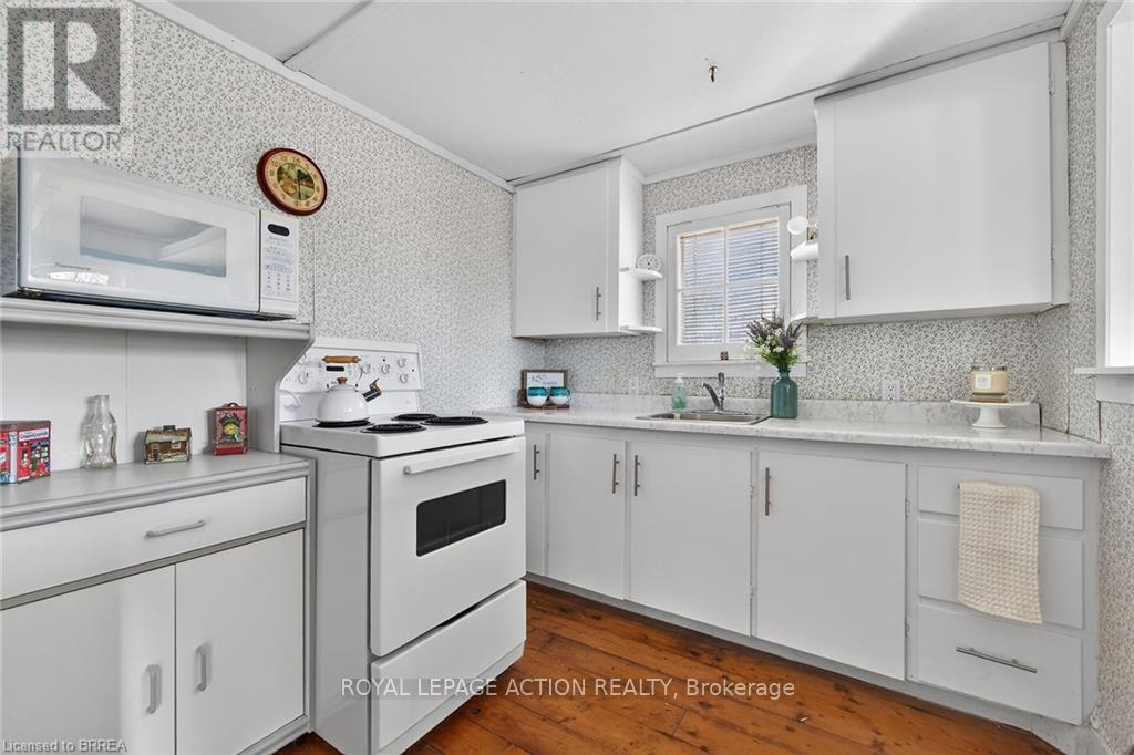 88 Erie Boulevard, Norfolk, Ontario  N0E 1M0 - Photo 11 - X12975332