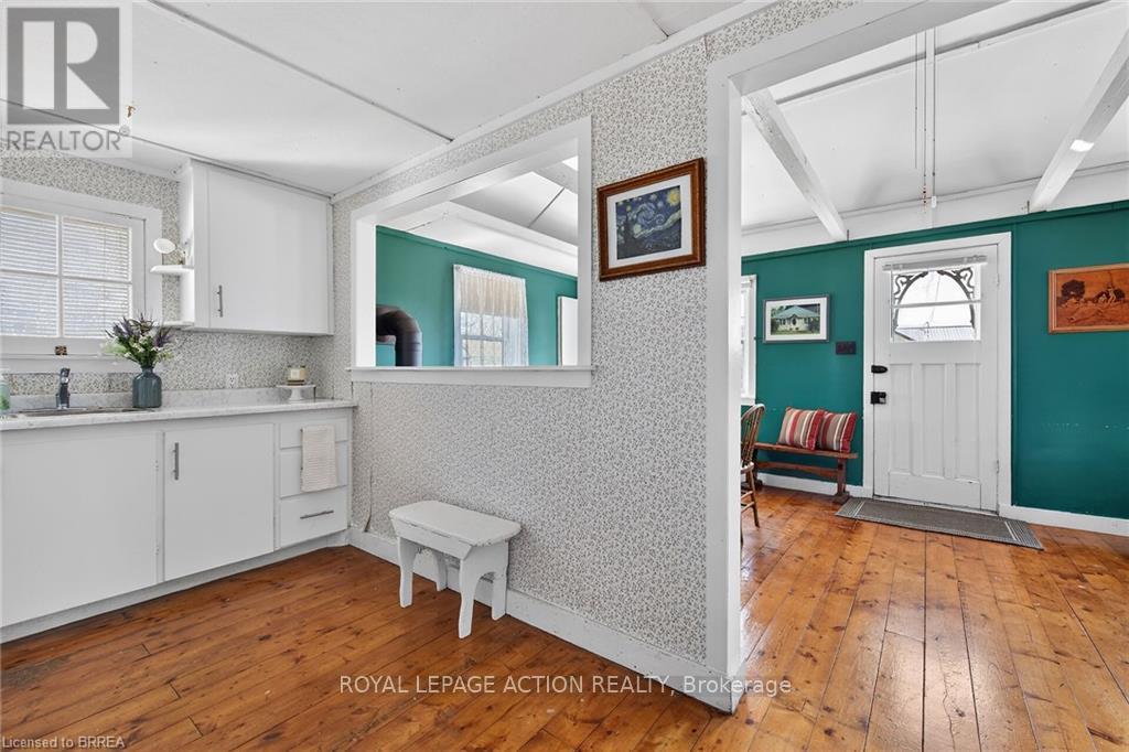 88 Erie Boulevard, Norfolk, Ontario  N0E 1M0 - Photo 13 - X12975332