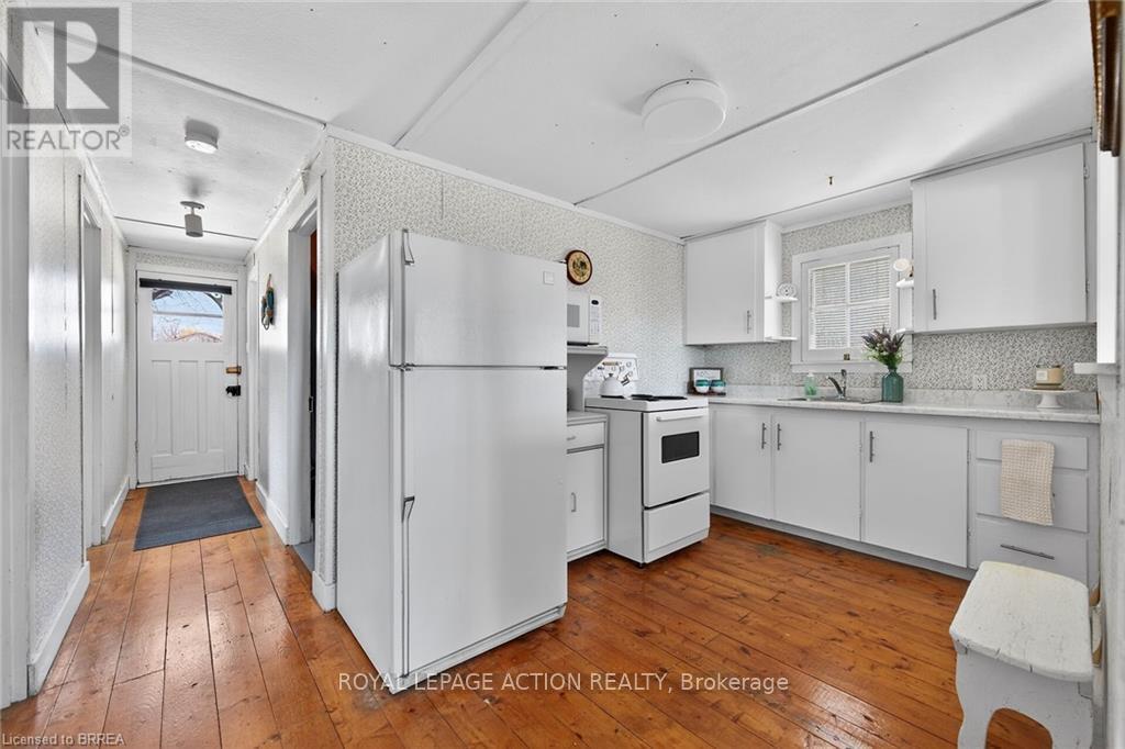 88 Erie Boulevard, Norfolk, Ontario  N0E 1M0 - Photo 15 - X12975332