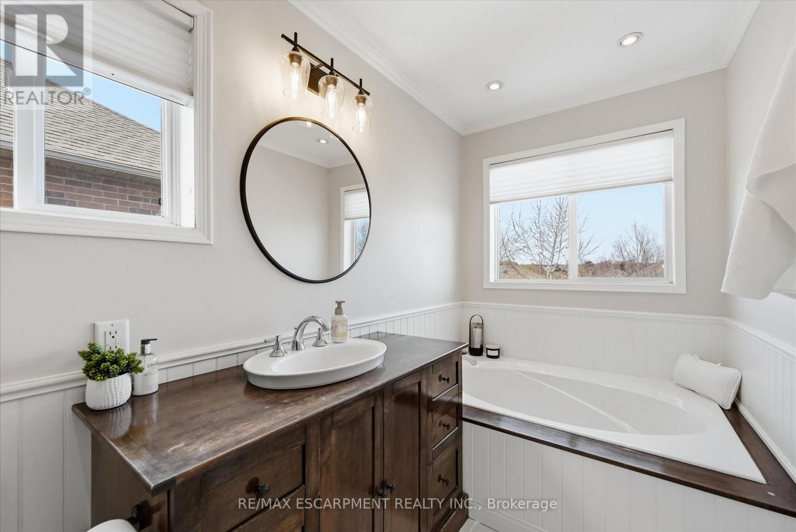 17 Fenwick Place, Hamilton, Ontario  L0R 2H5 - Photo 24 - X12970492