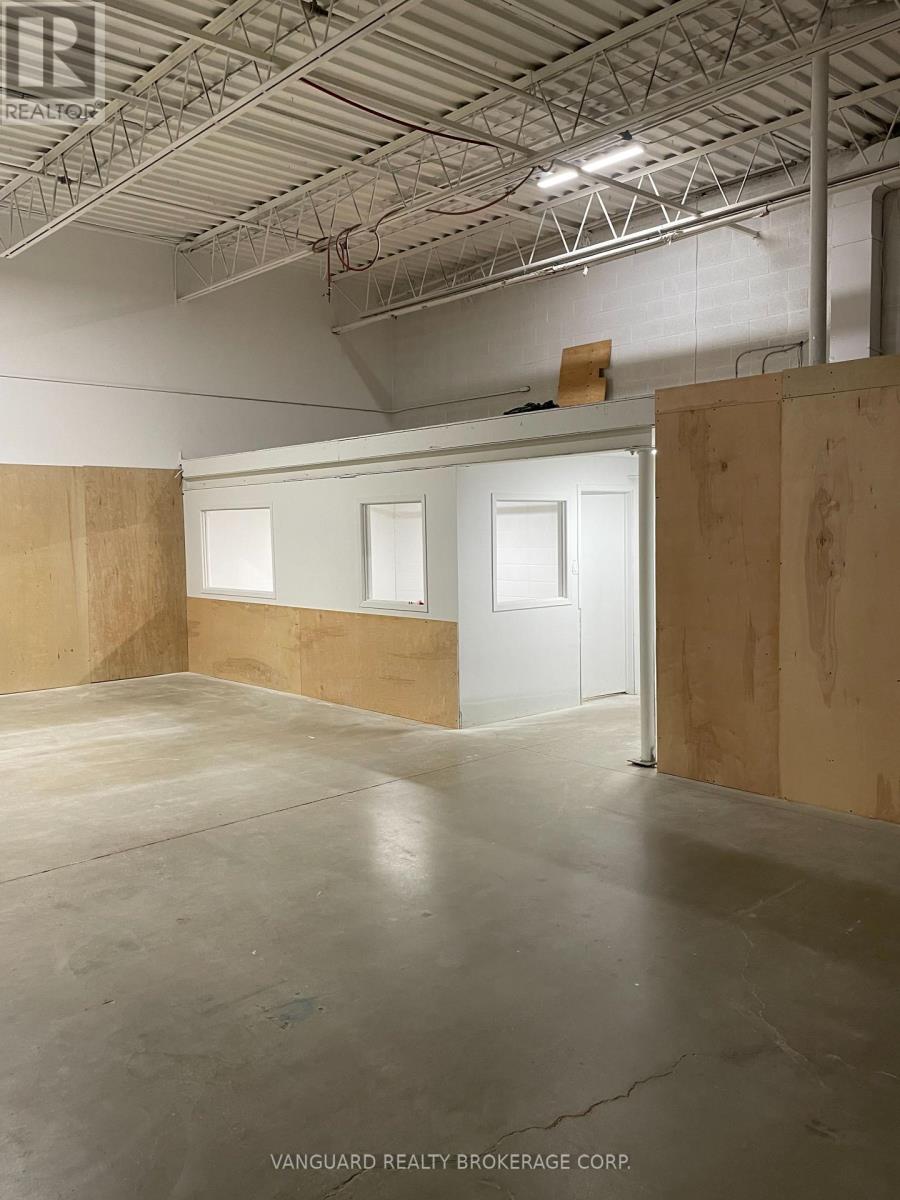 156 Milvan Drive, Toronto, Ontario  M9L 1Z9 - Photo 8 - W12973416