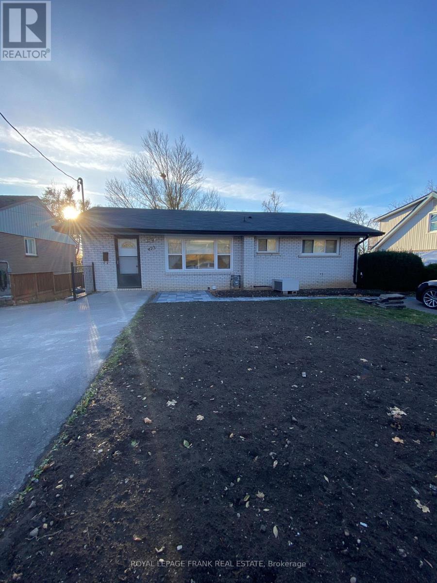 423 Armour Road, Peterborough, Ontario  K9H 1Y7 - Photo 2 - X12578972